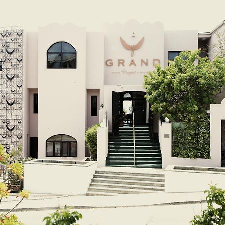 Grand Africa Rooms & Rendezvous Плеттенберг-Бей Экстерьер фото